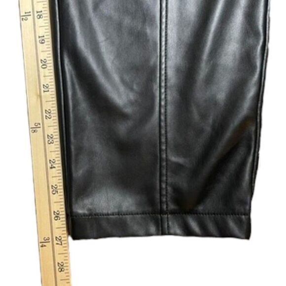 7 For All Mankind Faux Leather Pants Large Women Black High Rise Vegan Cargo EUC - Picture 14 of 16
